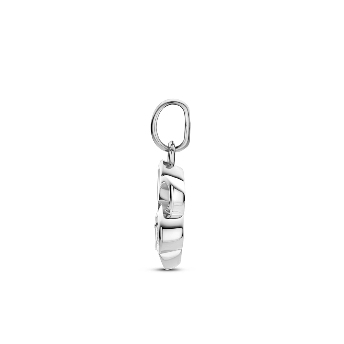 Zilveren hanger met zirkonia: zijaanzicht van de 925 gerhodineerd zilveren klavertje hanger met zirkonia.