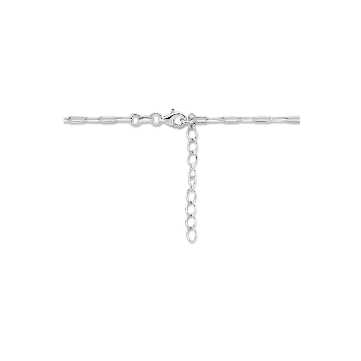 Detail van de zilveren paperclip ketting.