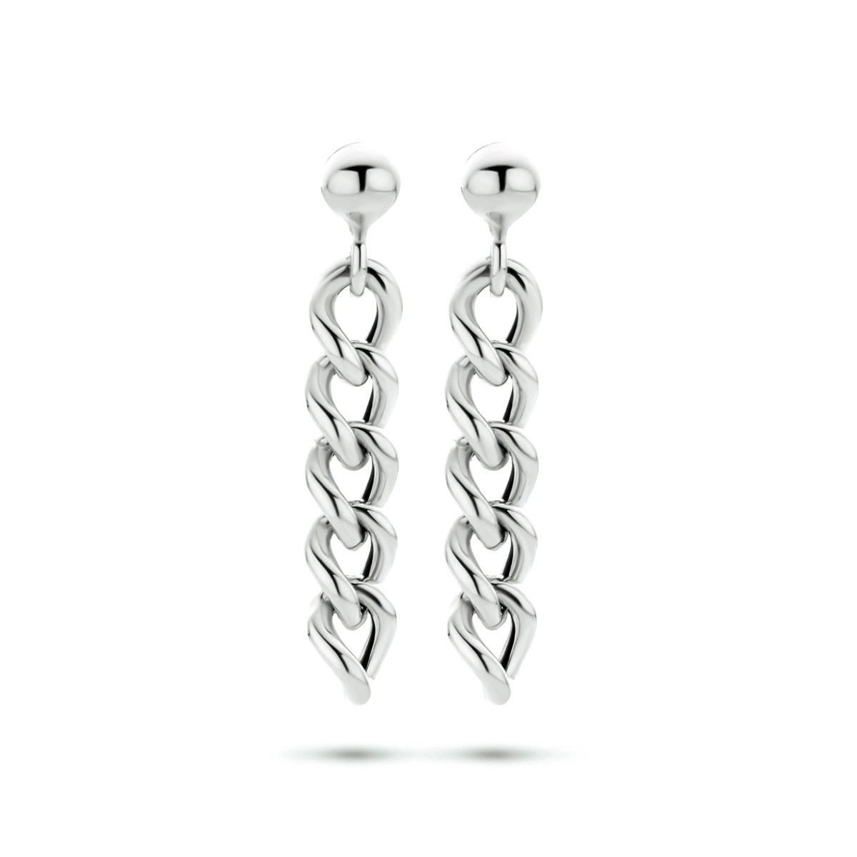Vooraanzicht van de zilveren schakel oorhangers.