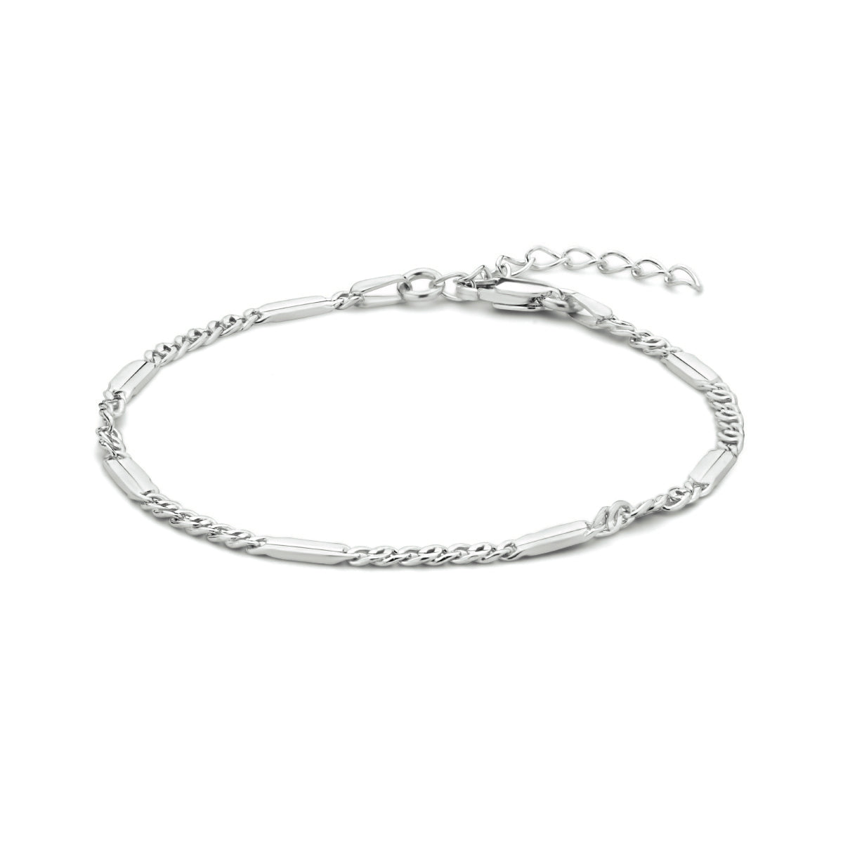 Vooraanzicht van de zilveren valkenoog armband.