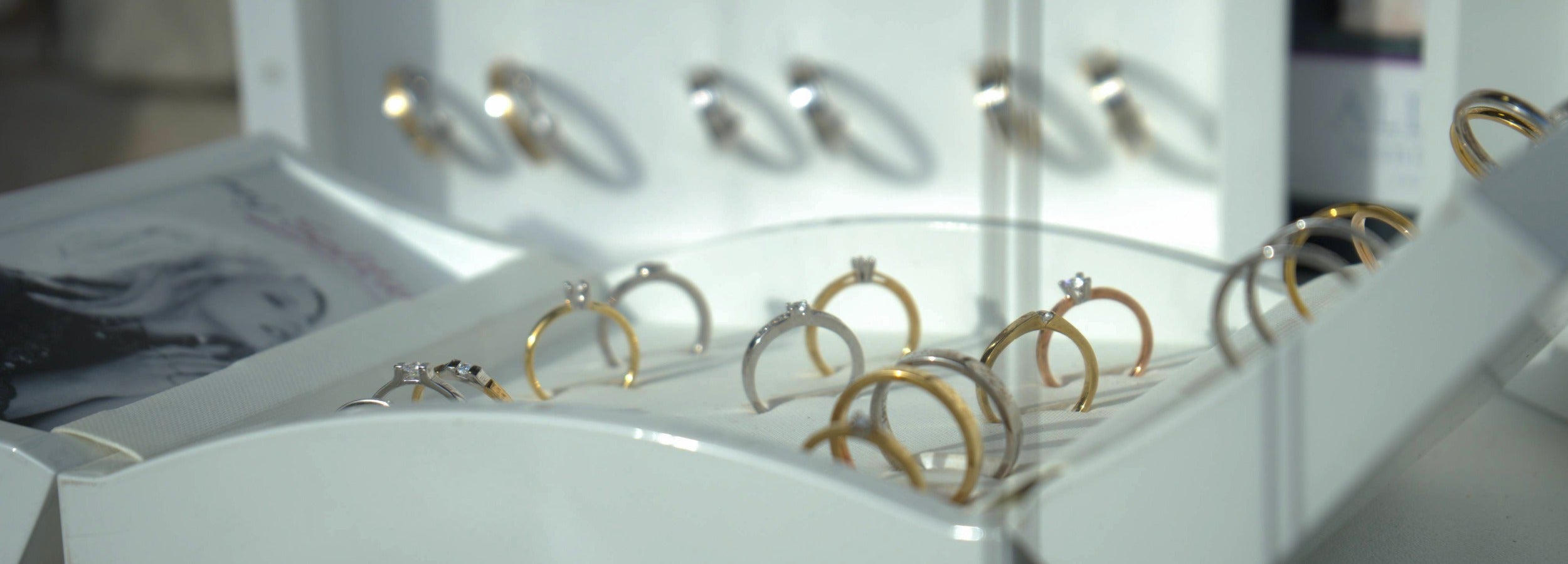 Aller Spanninga verlovingsringen in goud met diamant, kopen met persoonlijk advies bij Clary.