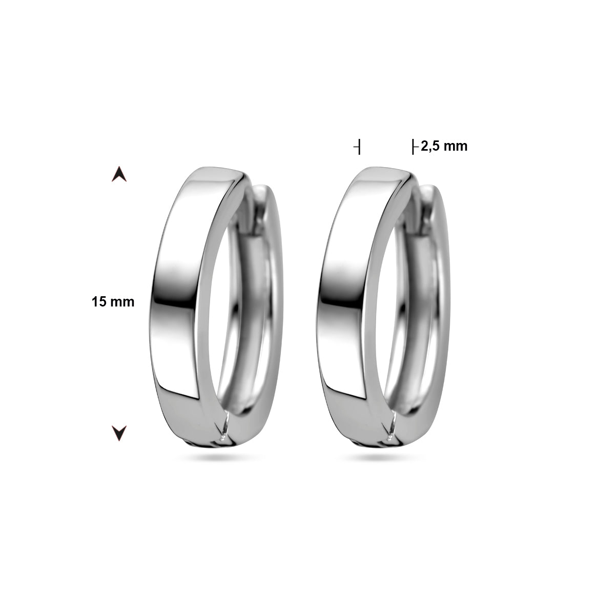 Productfoto van de 'Iva' zilveren klapoorringen met de diameter van 15 mm en breedte van 2,5 mm.