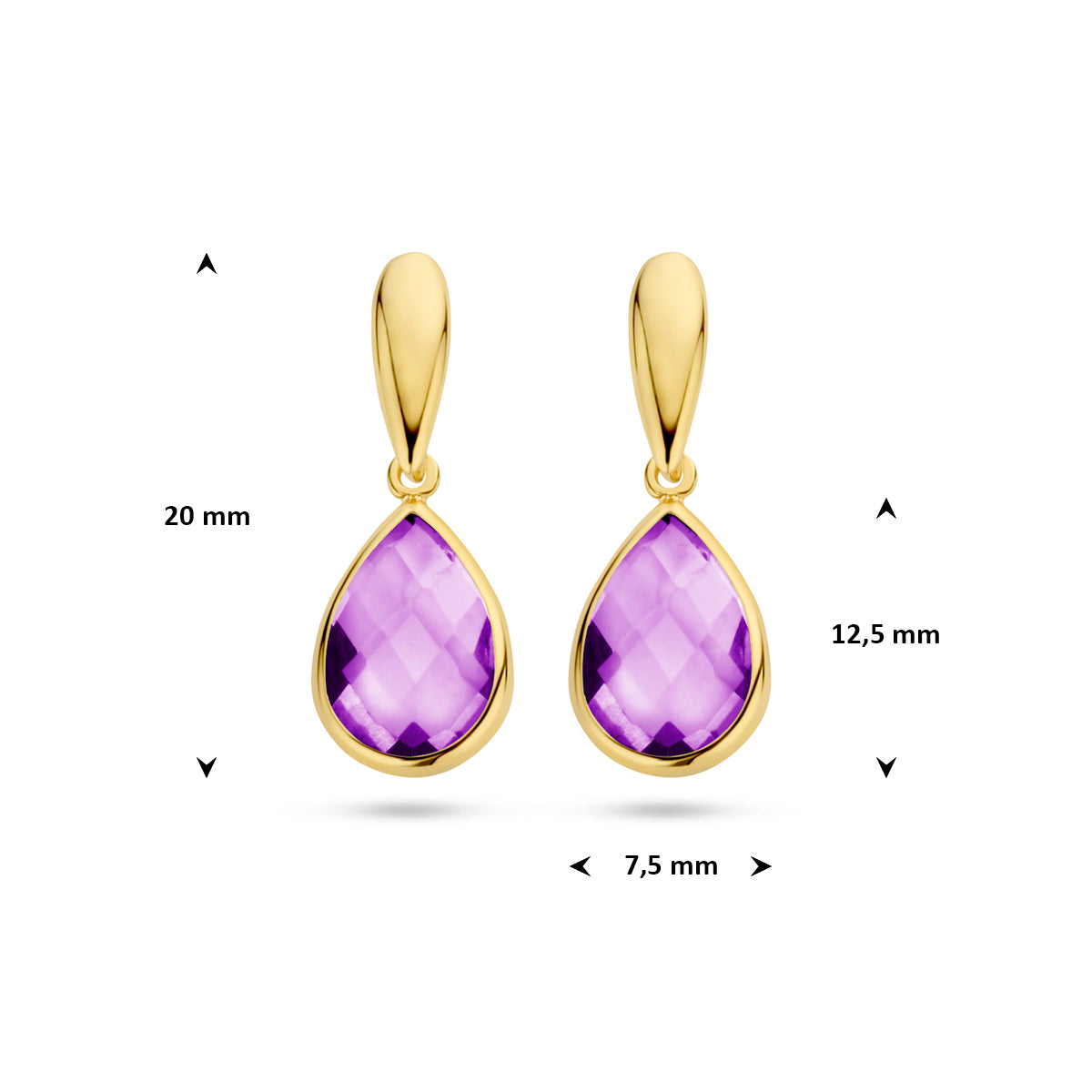 Foto met de maten van de oorbellen: ze hebben een totale hoogte van 20 mm en zijn 7,5 mm breed.