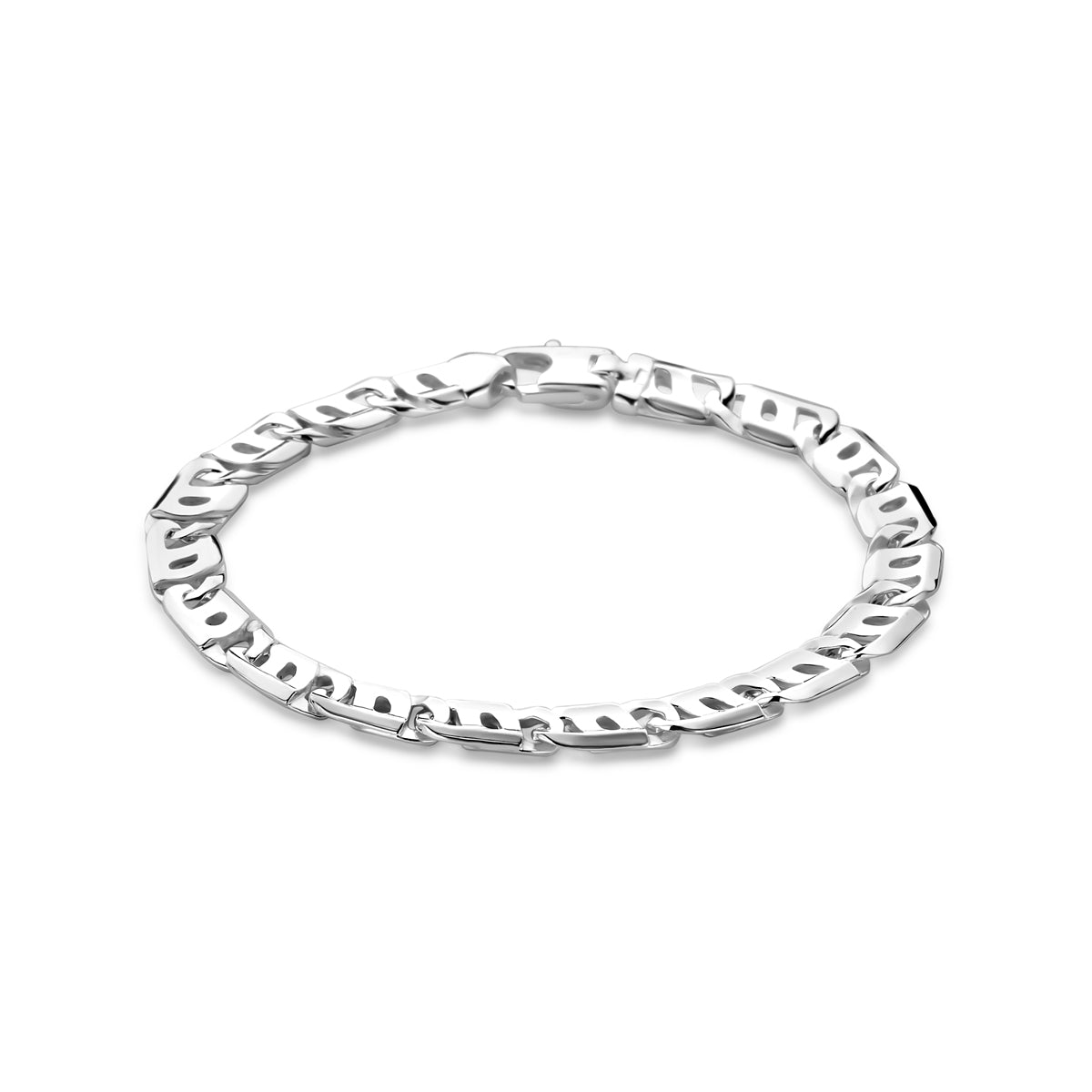 De robuuste Vico zilveren armband 7mm met fantasie schakel en karabijnsluiting ligt plat op een witte achtergrond.