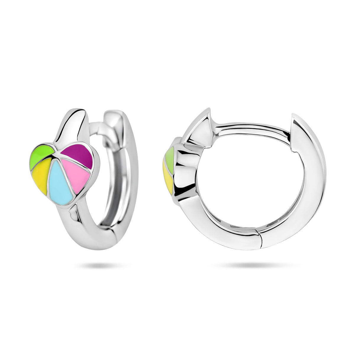 Zijaanzicht van de gerhodineerde oorringen met kleurrijk emaille inlegwerk.