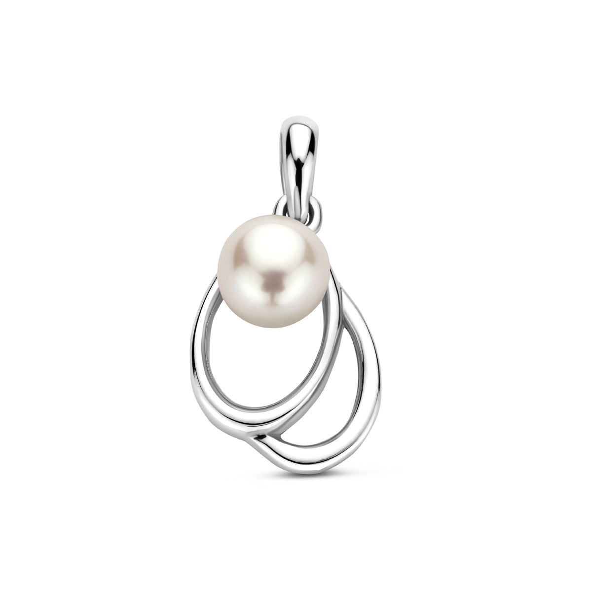 Vooraanzicht van de zilveren hanger 'Lyra' met overlappende lussen en een witte zoetwaterparel.