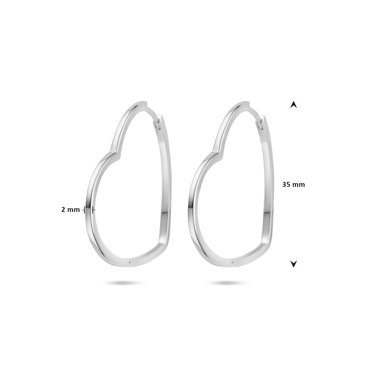 Vooraanzicht van de zilveren oorringen met maatvoering in millimeters.