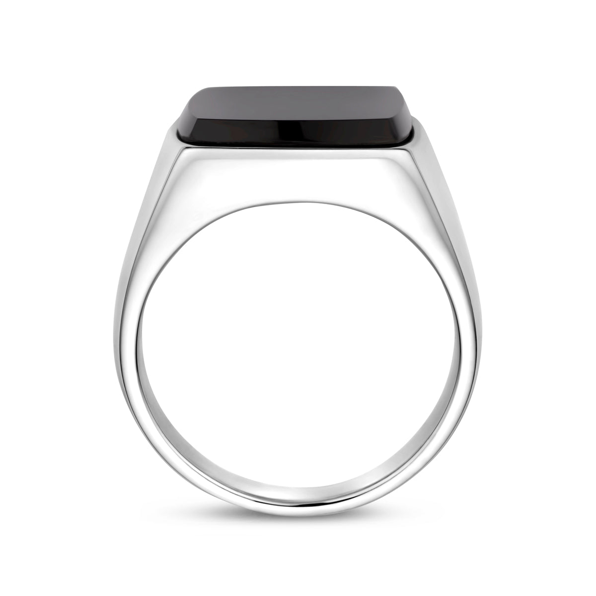 Zijaanzicht van de 'Signum' ring die de brede, taps toelopende band toont.