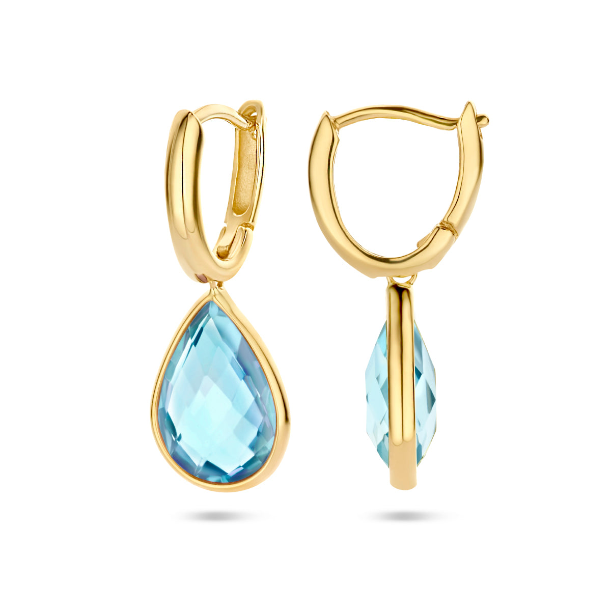 Zijaanzicht van de 14 karaat gouden klapoorringen met blauwe topaas (blauwe topaas oorbellen)