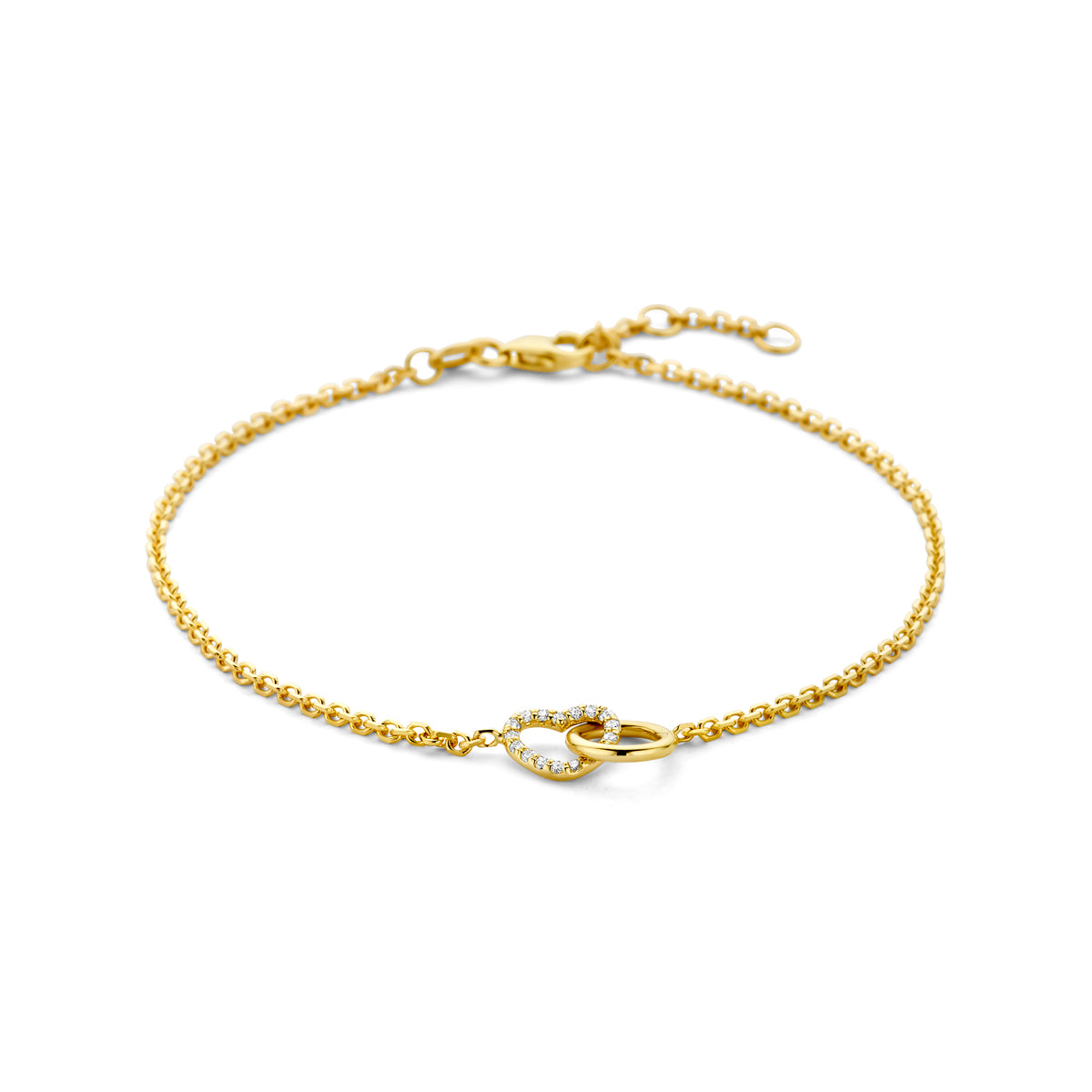Vooraanzicht van de 14 karaat geelgouden armband met hartje en lab grown diamant, 6,5 mm hoog en 7 mm breed.