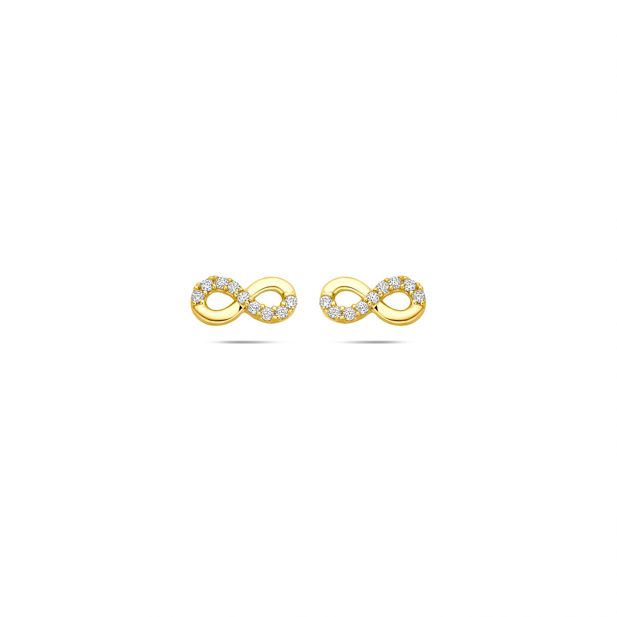 Vooraanzicht van de 14 karaat geelgouden infinity oorknopjes met zirkonia, 4 mm hoog en 8,5 mm breed.