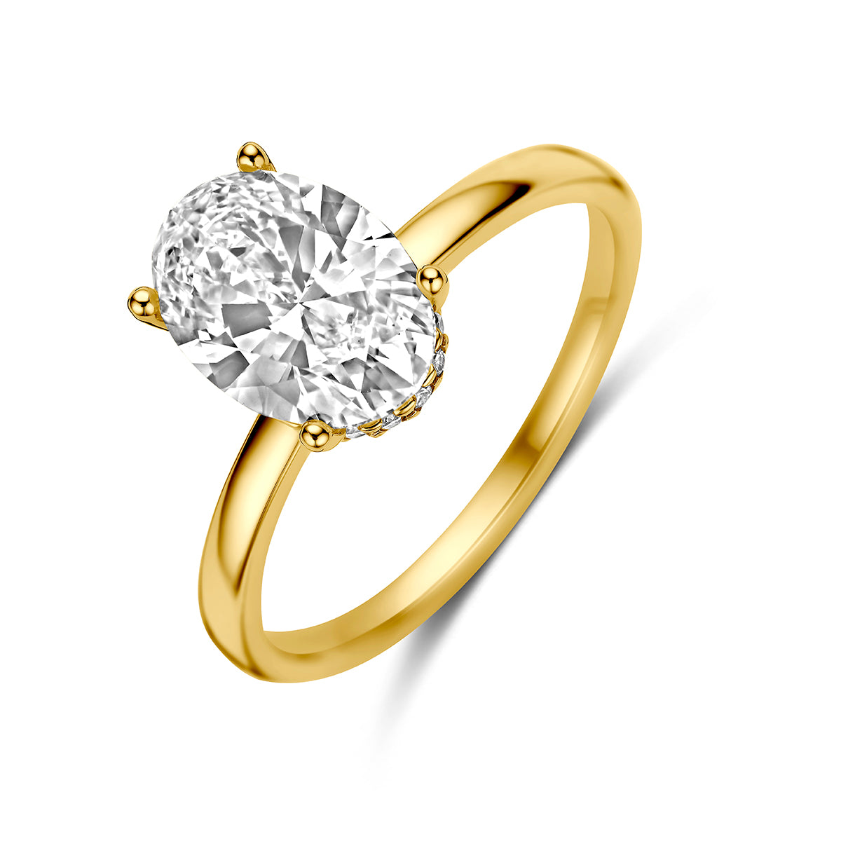 Lab grown diamant ring: schuin bovenaanzicht van de 14 karaat geelgouden ring met ovale lab grown diamant 2,09 ct.
