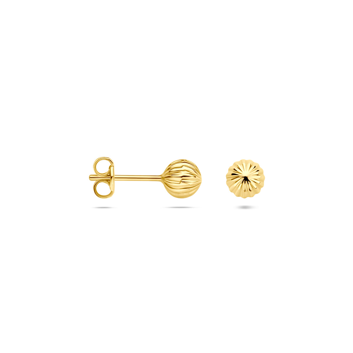 Voor- en zijaanzicht van de gouden bolletje oorknopjes van 14 karaat.