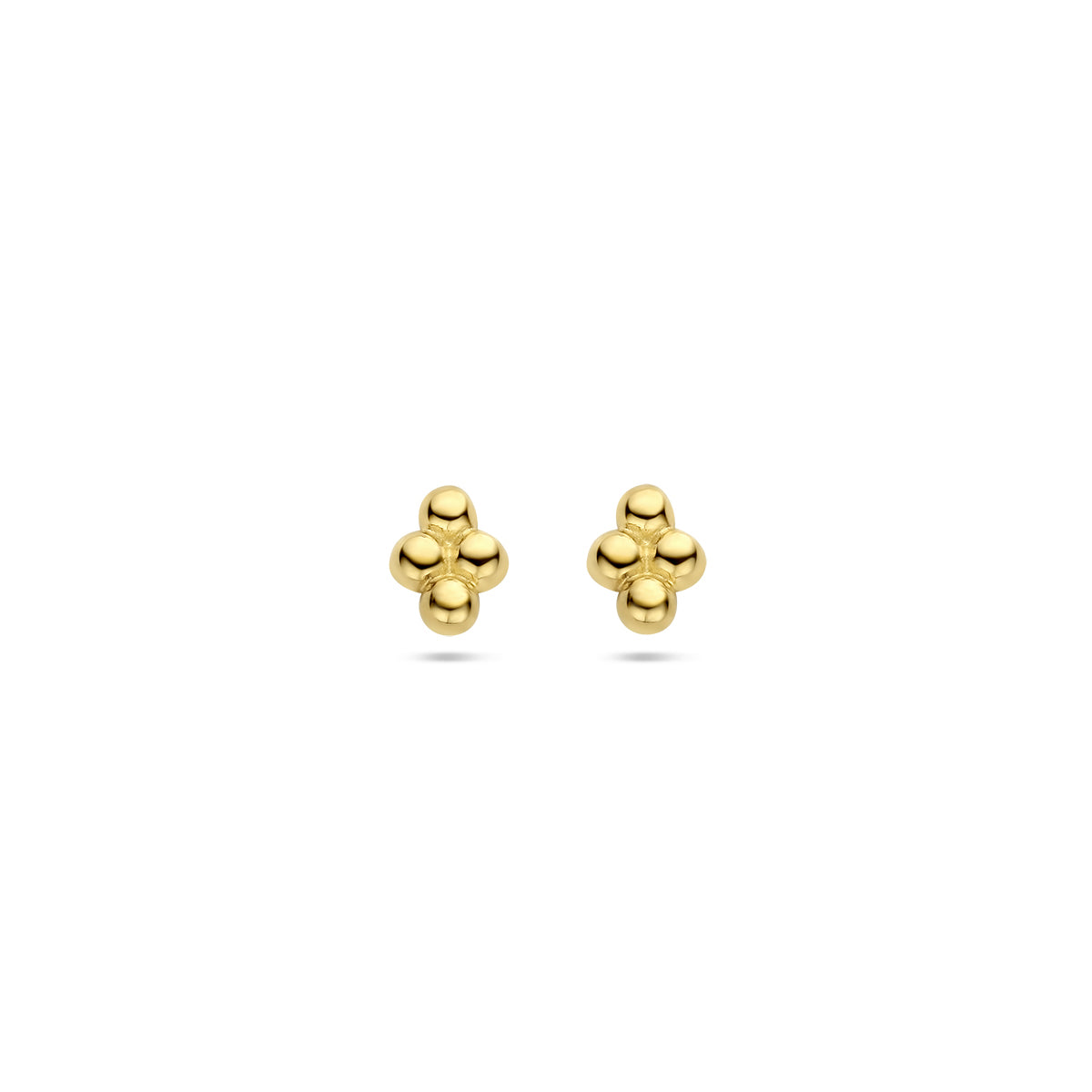 Vooraanzicht van de gouden bolletjes oorknopjes van 14 karaat.