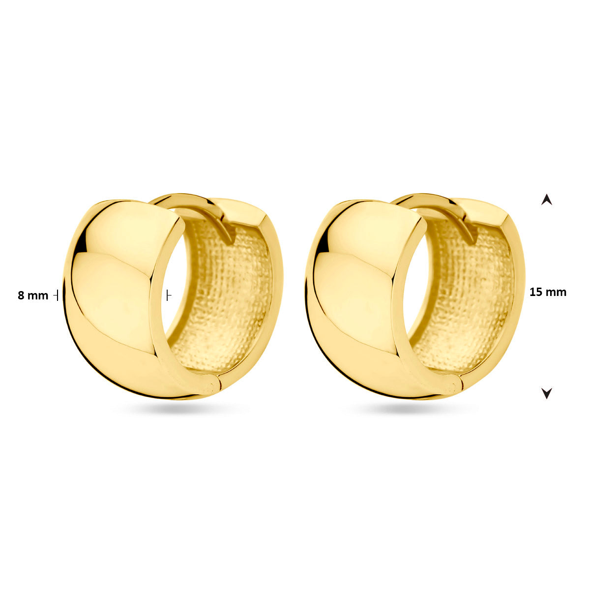 Afmetingen van de gouden brede klapoorringen van 14 karaat: 15 mm doorsnee en 8 mm breed.