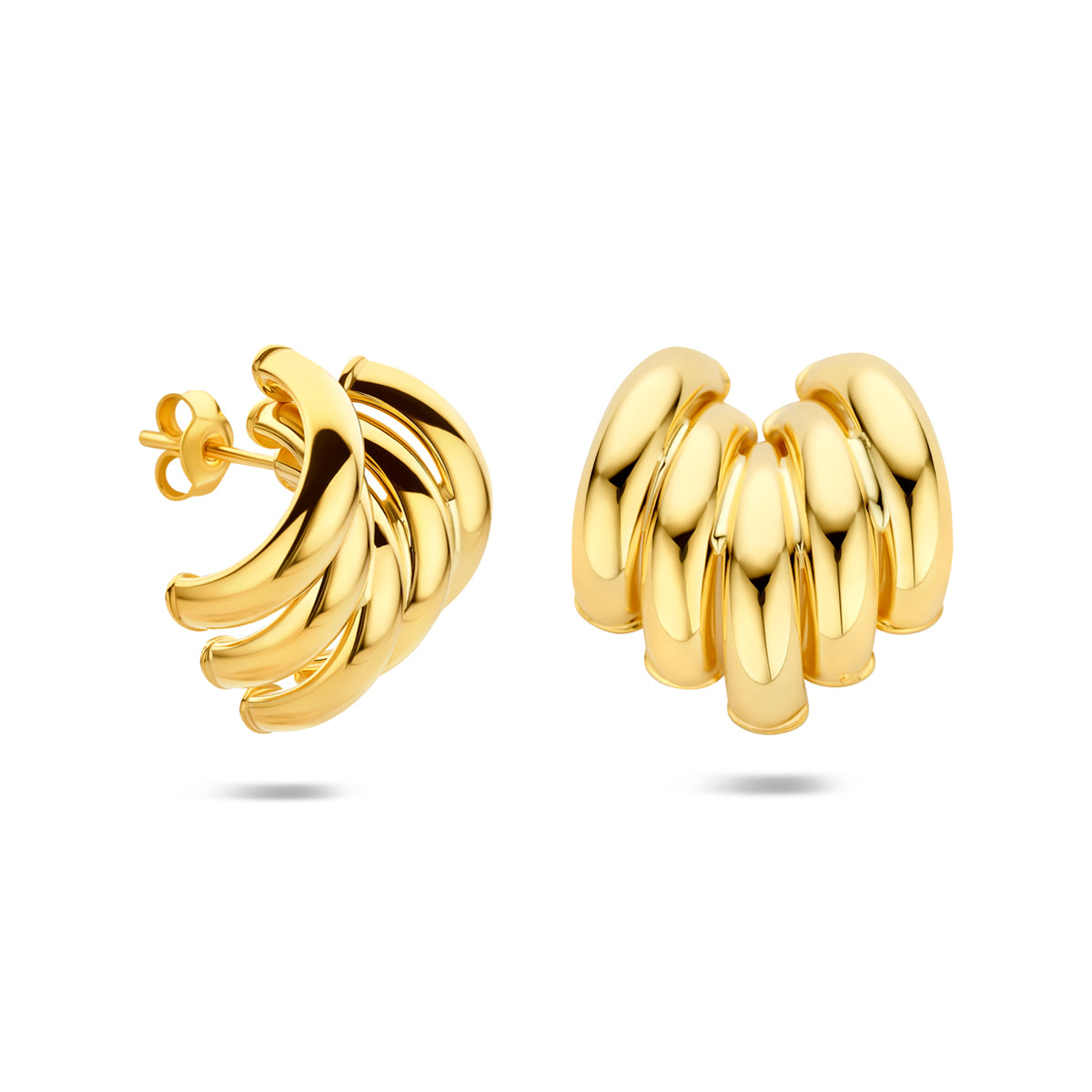 Voor- en zijaanzicht van de gouden chunky oorbellen van 14 karaat.