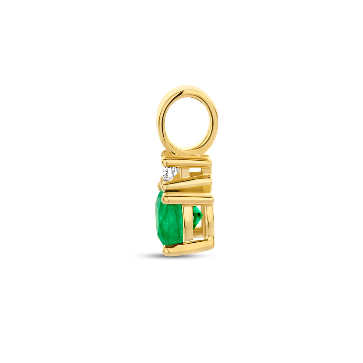 Zijaanzicht van de gouden geboortesteen hanger met smaragd en diamant van 14 karaat.