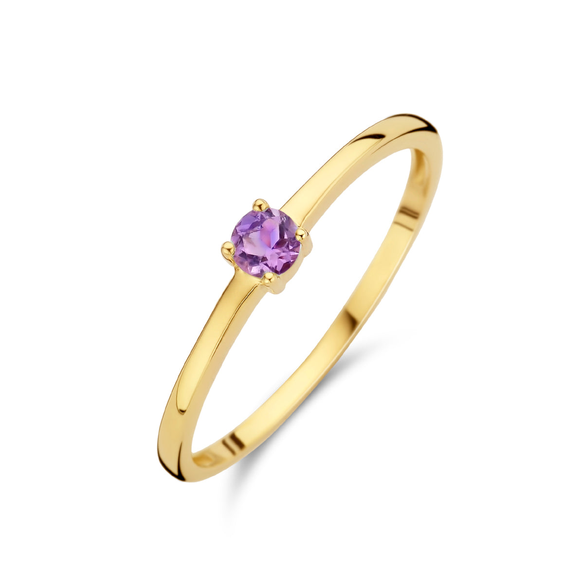 Schuin bovenaanzicht van de gouden geboortesteen ring met amethist van 14 karaat.