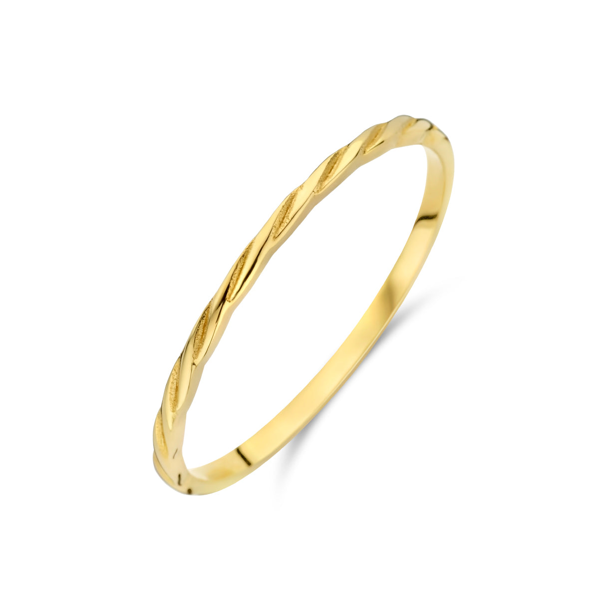 Schuin bovenaanzicht van de 14 karaat gouden gedraaide ring, 1,5 mm breed.