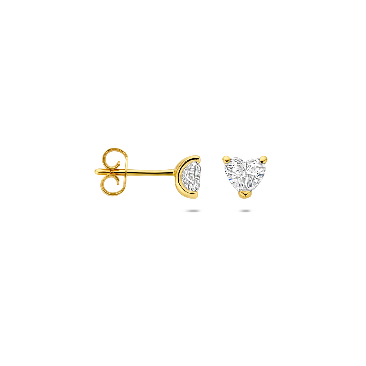 Voor- en zijaanzicht van de gouden hartje oorknopjes met lab grown diamant van 14 karaat.