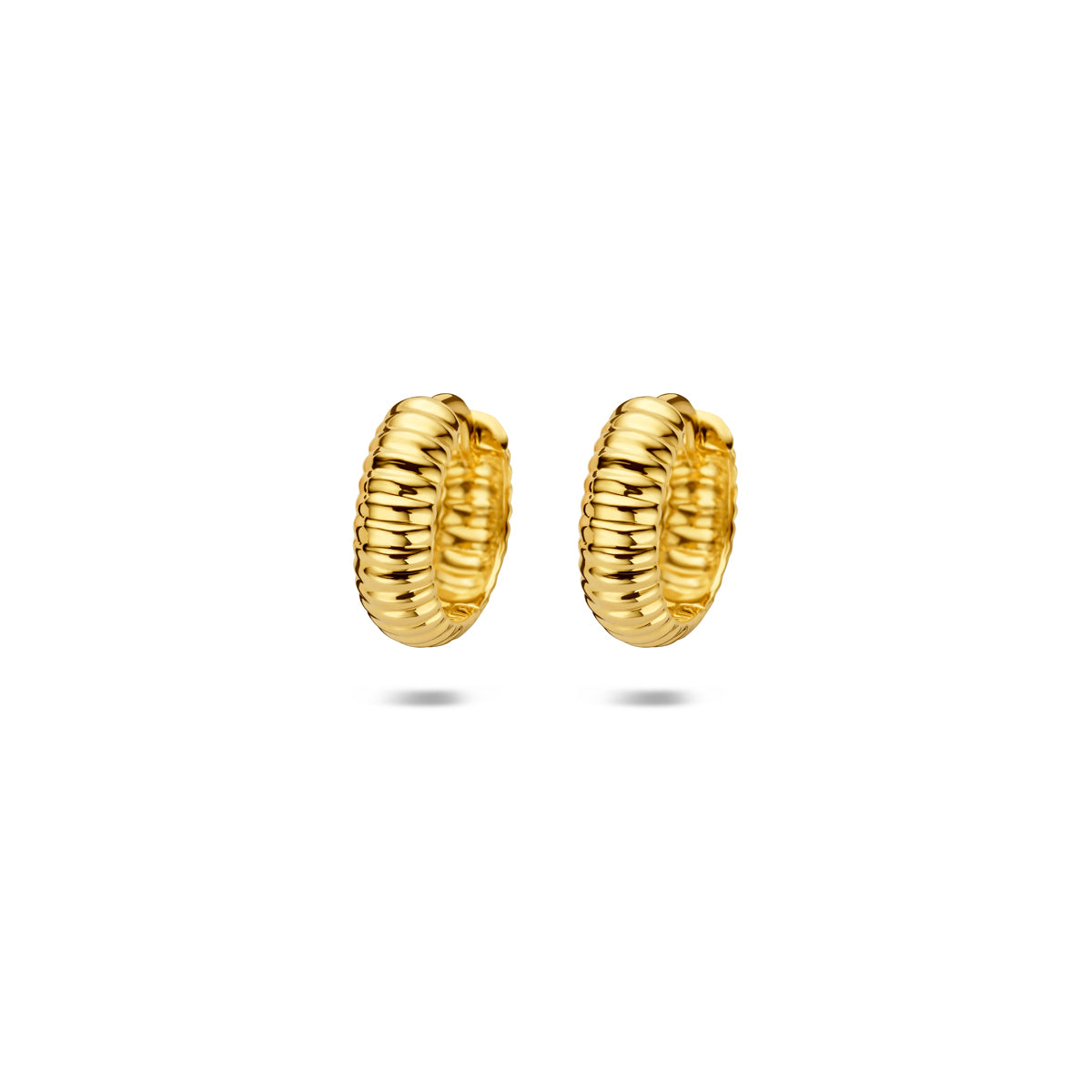 Vooraanzicht van de 14 karaat gouden klapoorringen van 11,5 mm, met een diameter van 11,5 mm en een dikte van 3,5 mm.