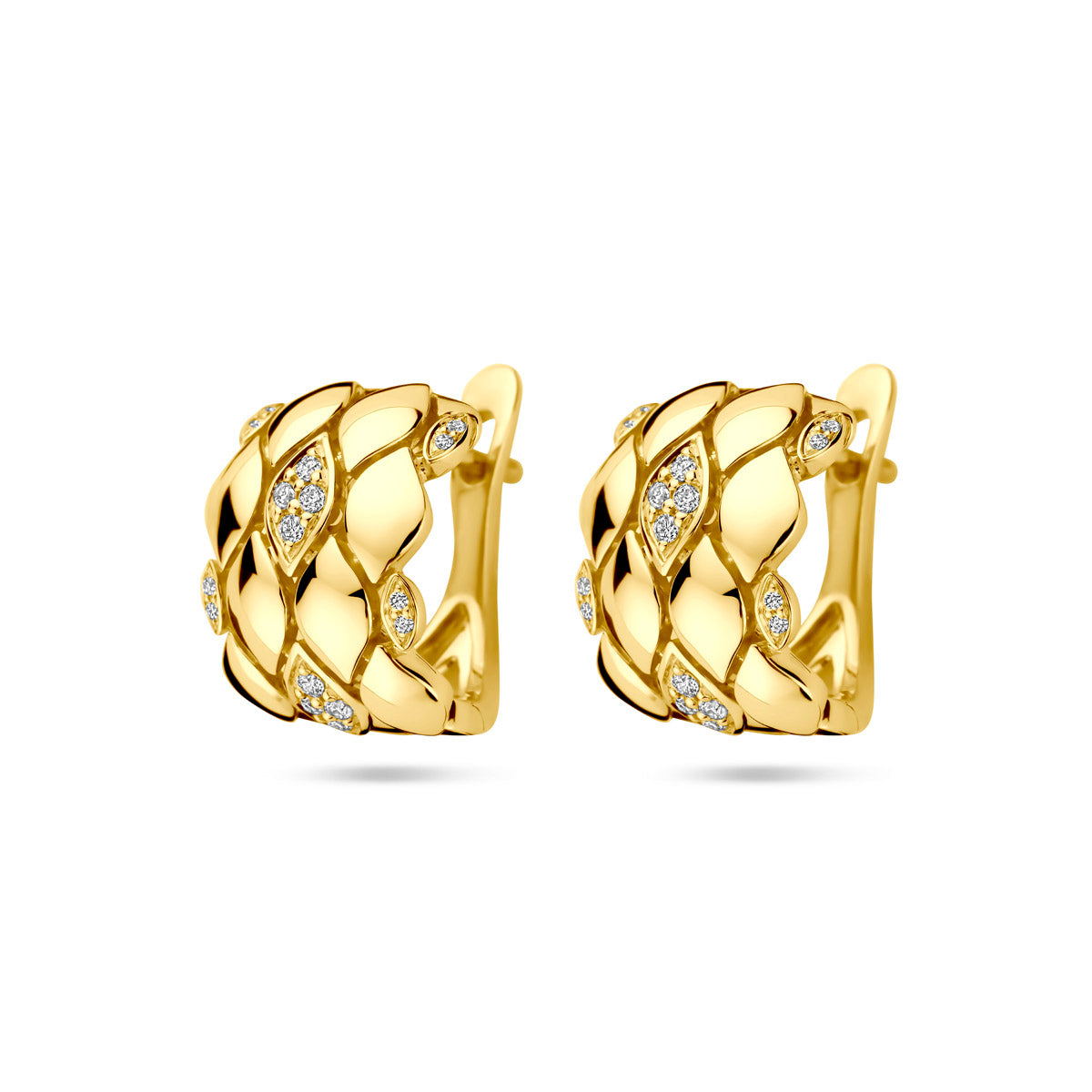 Vooraanzicht van de gouden klapoorringen met diamant van 14 karaat.