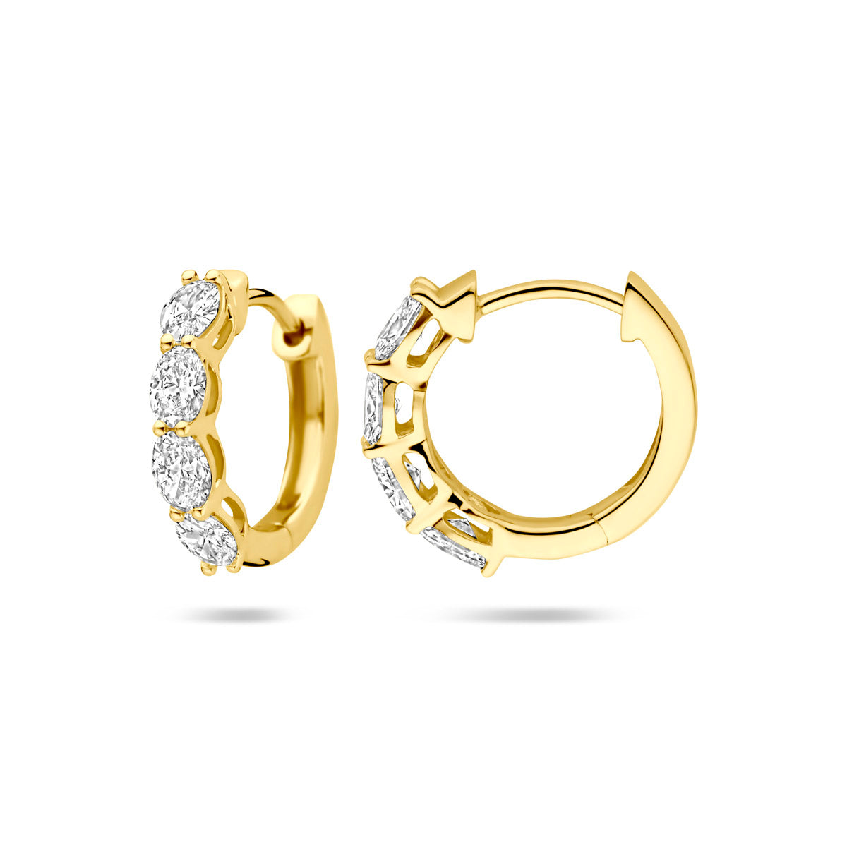 Voor- en zijaanzicht van de gouden klapoorringen met lab grown diamant van 14 karaat.
