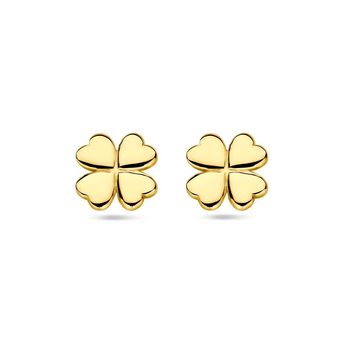 Vooraanzicht van de gouden klavertje oorknopjes van 14 karaat.
