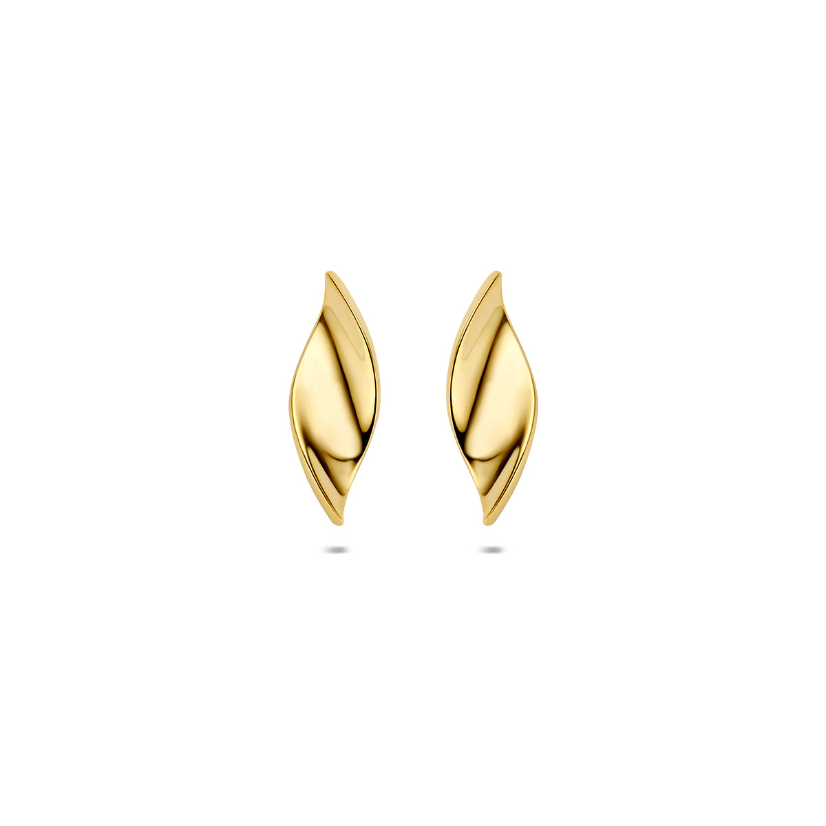 Vooraanzicht van de gouden langwerpige oorknopjes van 14 karaat.