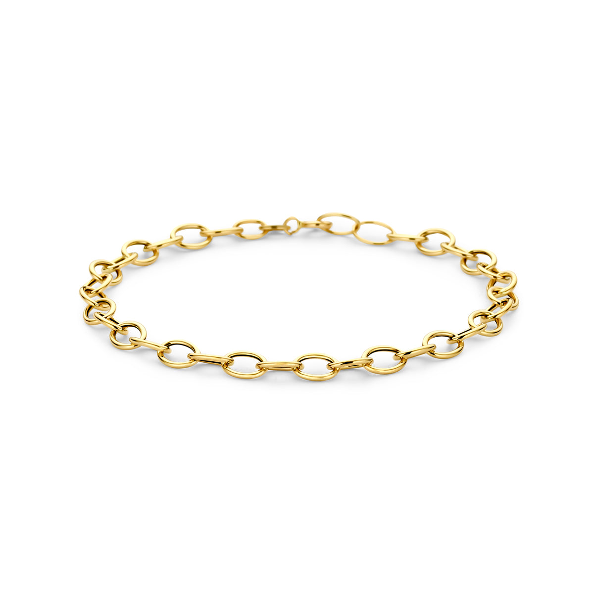Vooraanzicht van de 14 karaat gouden ovale schakelarmband, 19 cm lang.