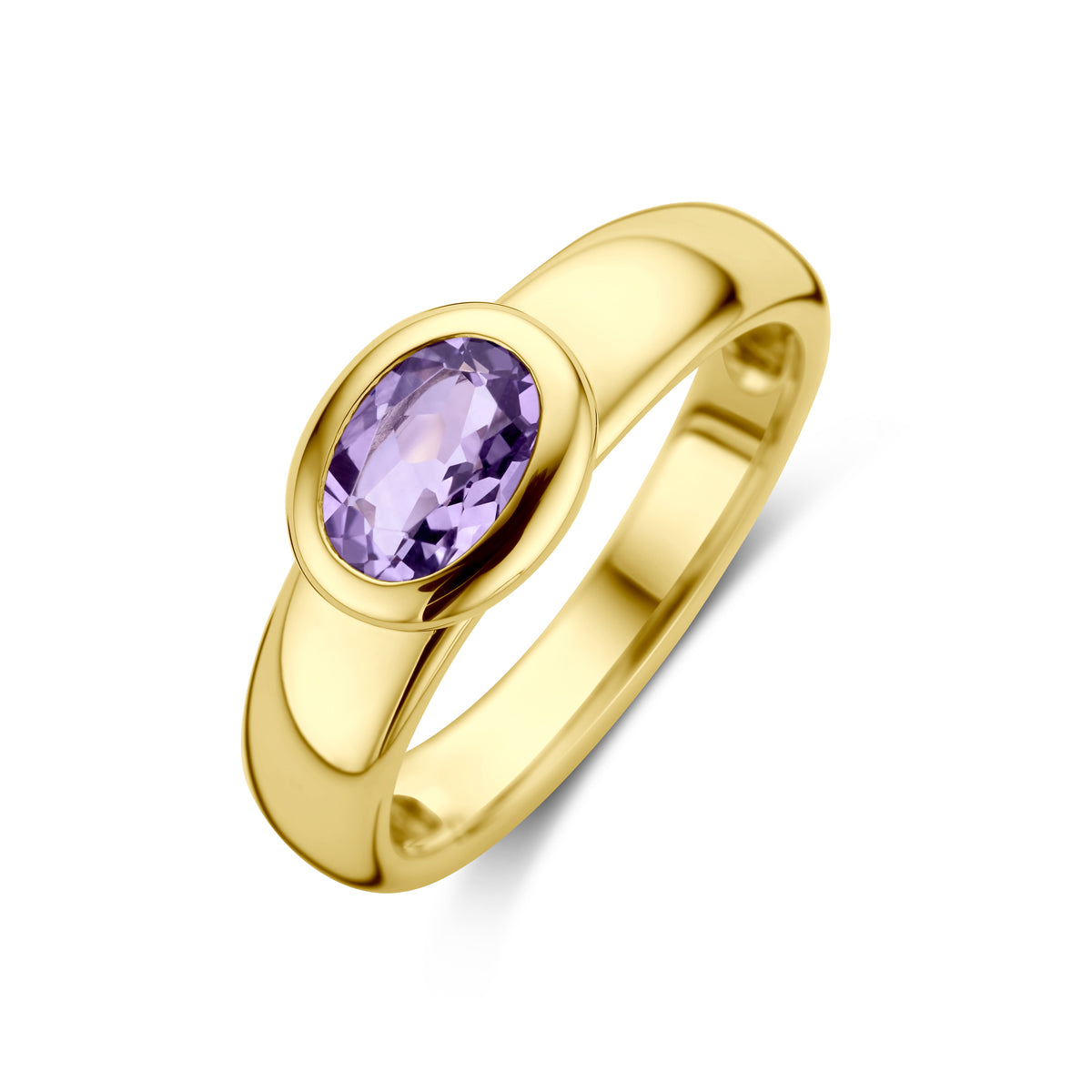 Schuin bovenaanzicht van de gouden ring met amethist van 14 karaat.