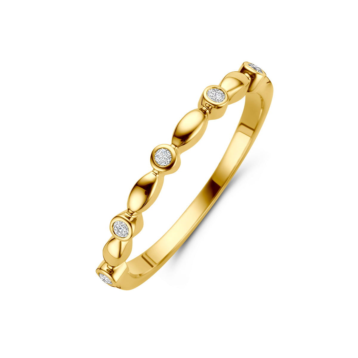 Schuin bovenaanzicht van de gouden ring met diamant van 14 karaat.
