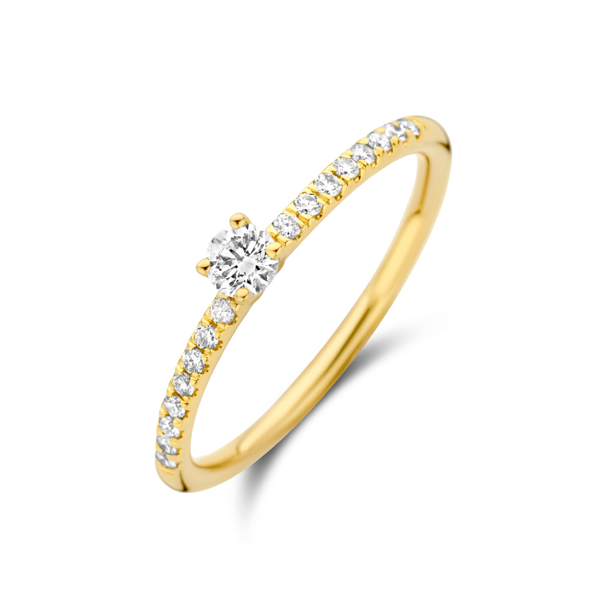Schuin bovenaanzicht van de gouden ring met diamanten van 14 karaat.