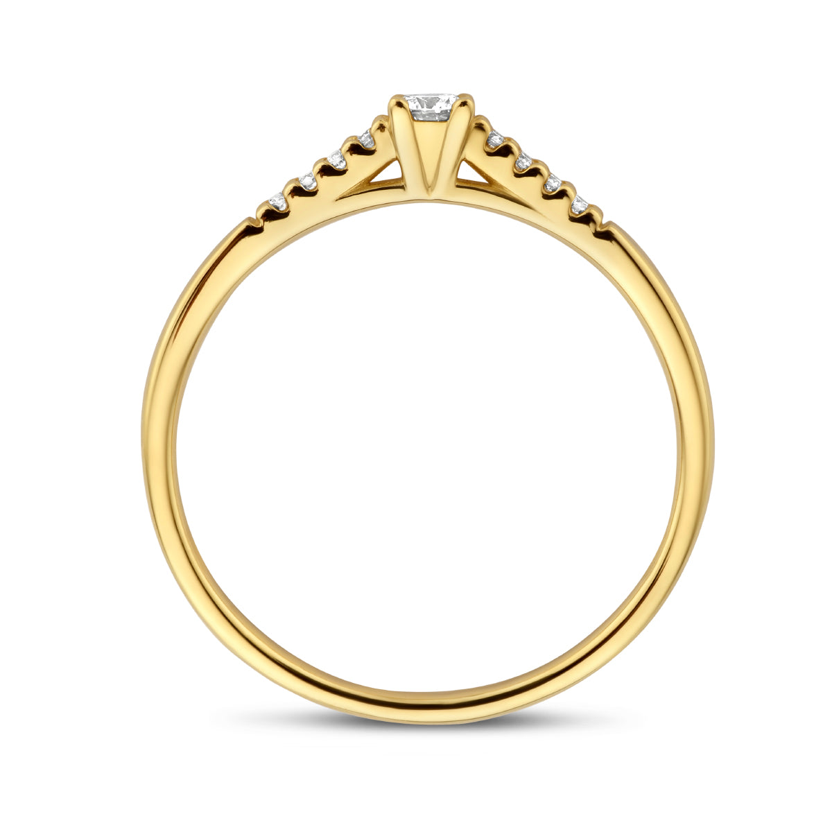 Model draagt de gouden ring met diamant van 14 karaat aan de hand.