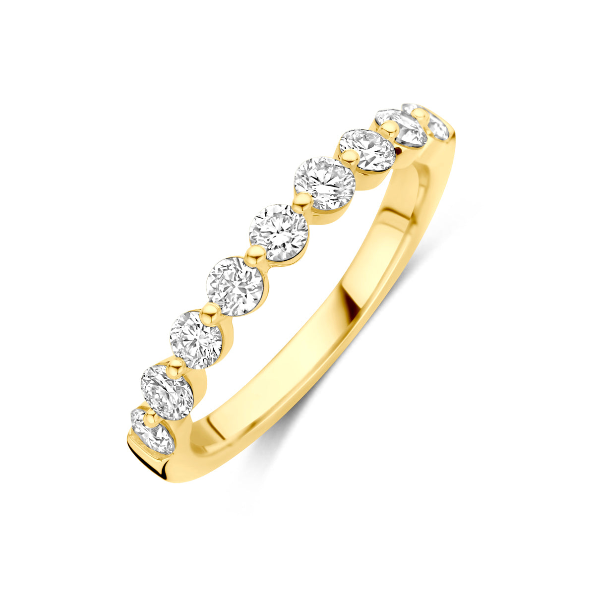 Schuin bovenaanzicht van de gouden ring met lab grown diamant van 14 karaat.