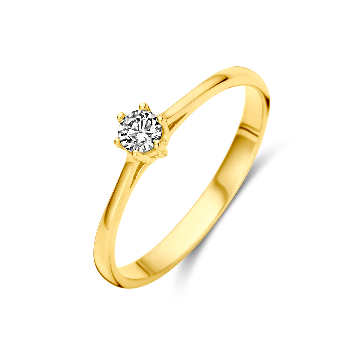 Schuin bovenaanzicht van de gouden solitair ring met zirkonia van 14 karaat.