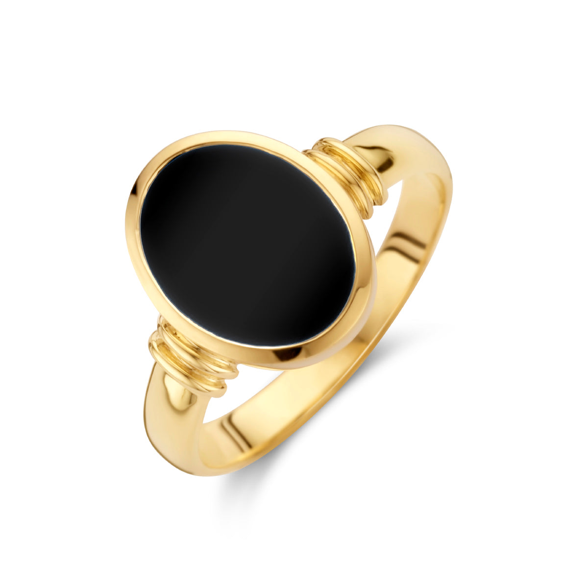 Schuin bovenaanzicht van de gouden zegelring met onyx van 14 karaat.