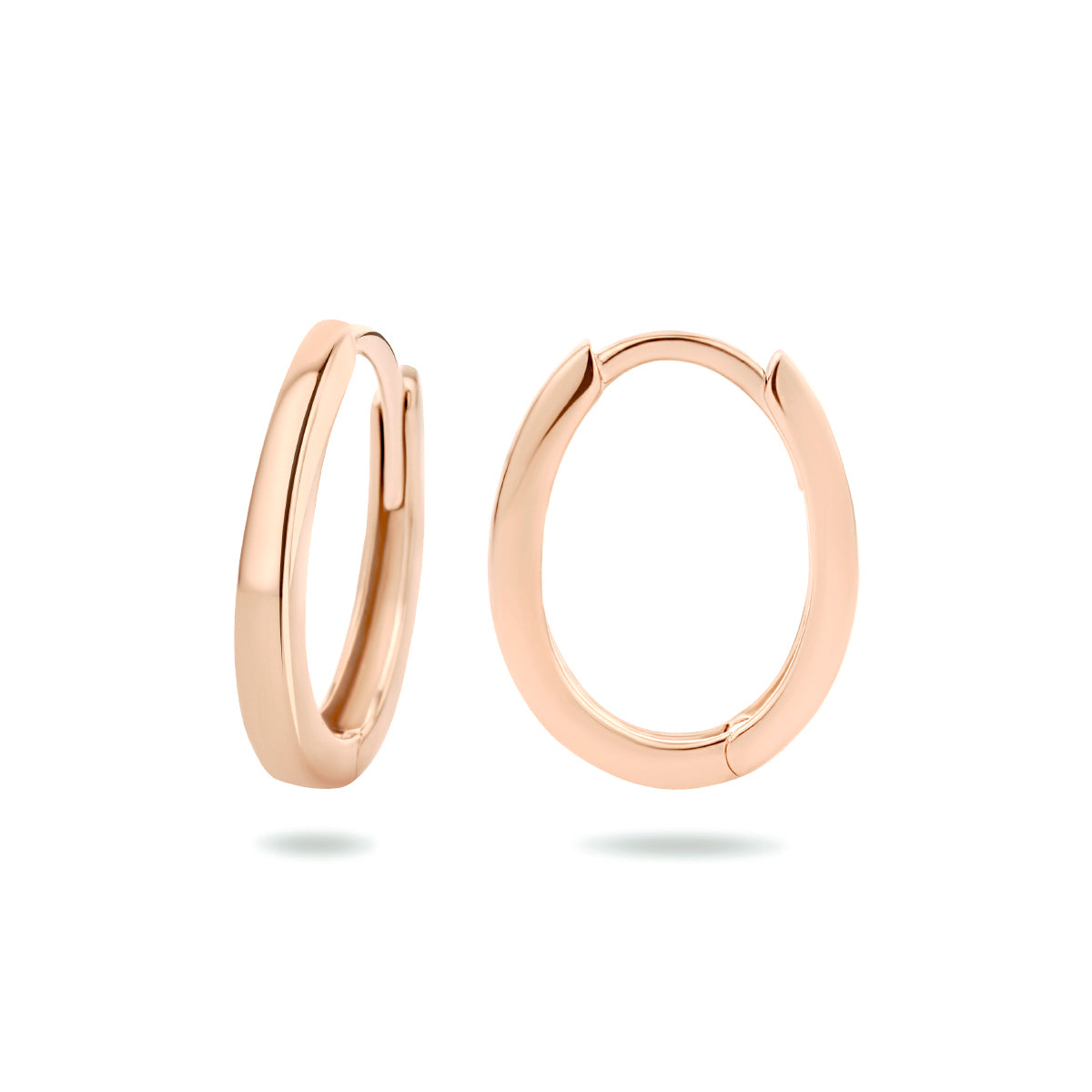 Voor- en zijaanzicht van de roségouden klapoorringen van 14 karaat.