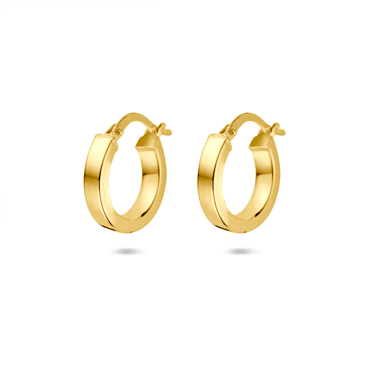 Vooraanzicht van de Silgold oorringen buis van 14 karaat in de maat 14,5 mm.