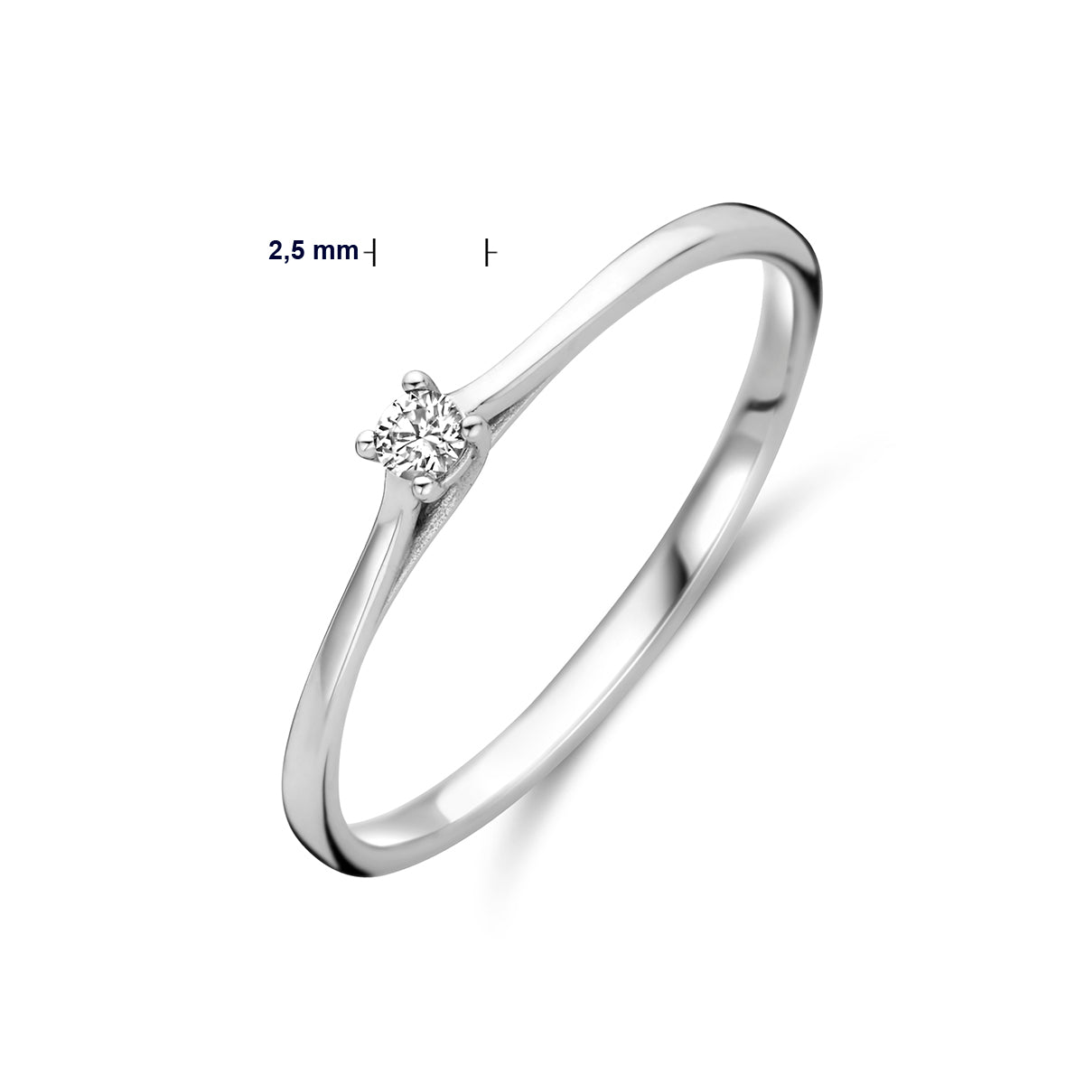 Afmetingen van de witgouden solitair ring met diamant van 14 karaat: 2,5 mm breed, 0,05 ct.