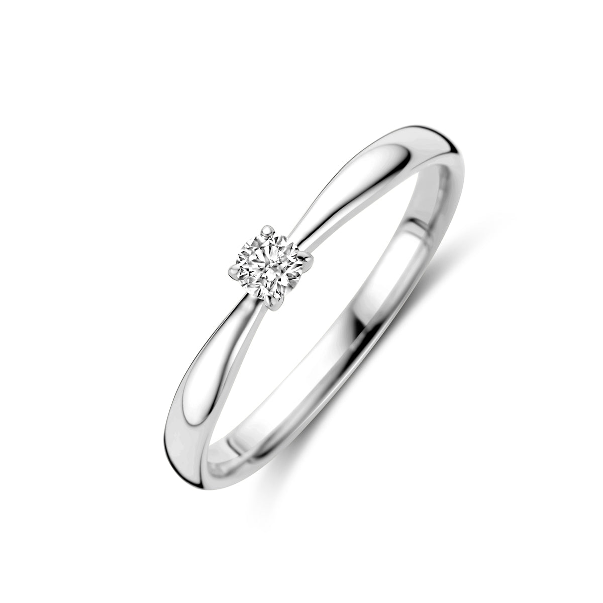 Schuin bovenaanzicht van de witgouden solitair ring met diamant van 14 karaat.