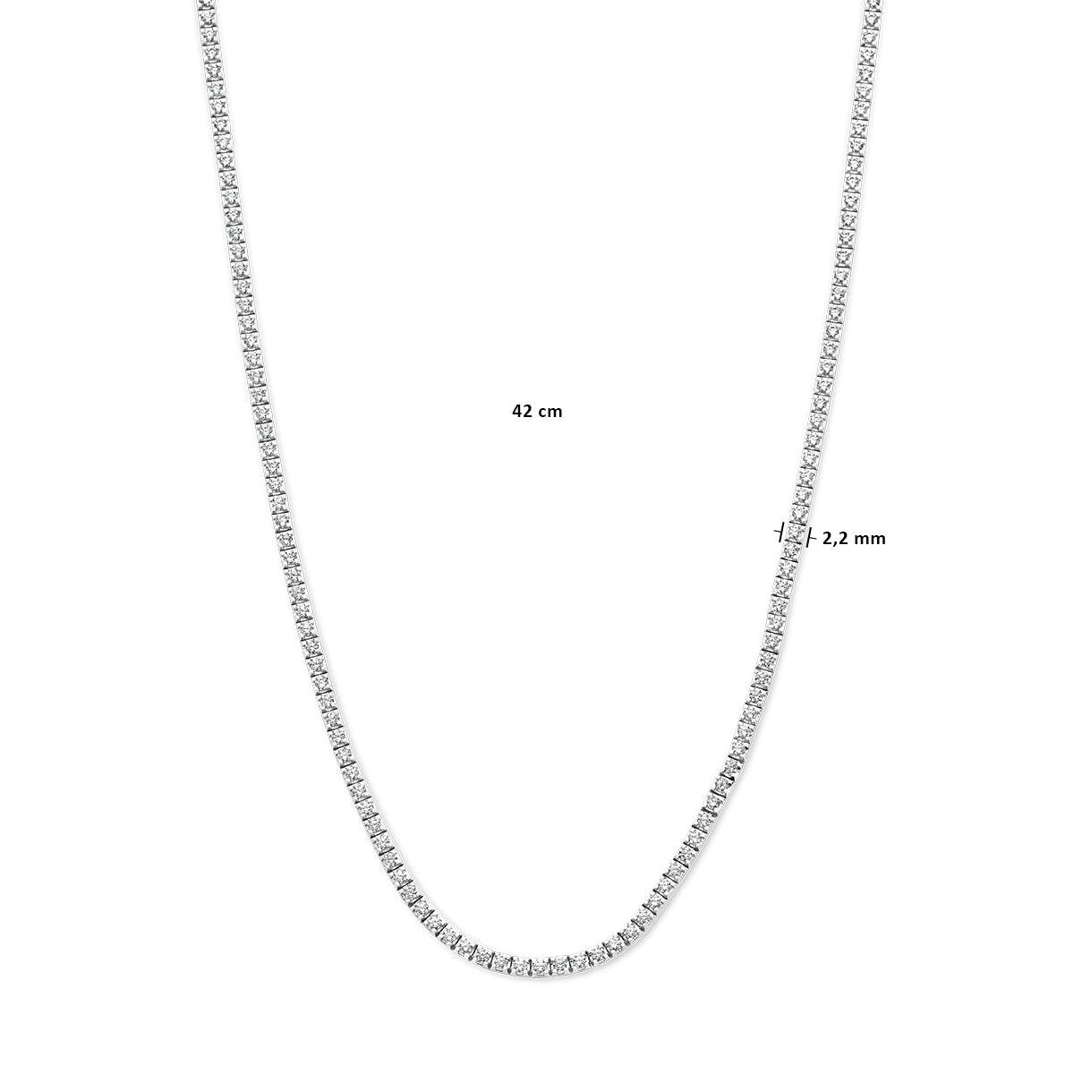 Afmetingen van de witgouden tennisketting met lab grown diamant van 14 karaat: 42 cm lang en 2,2 mm breed, 3,00 ct.