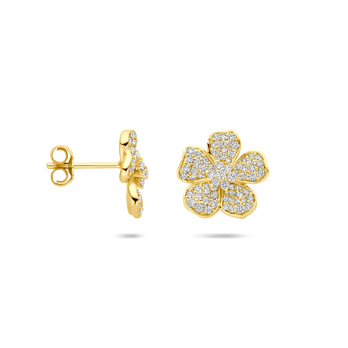 Zijaanzicht van de gouden oorknoppen bloem met diamant pavé