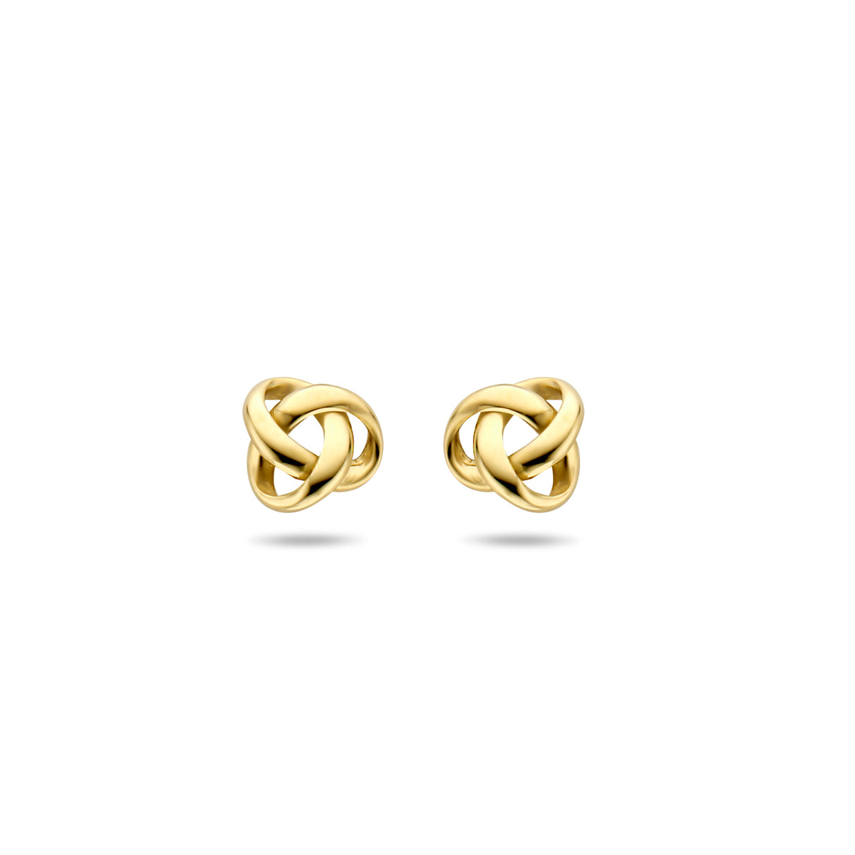 Vooraanzicht van de 'Faye' 14 karaat gouden knoop oorknoppen (7 mm), de grootste maat met luxe uitstraling.