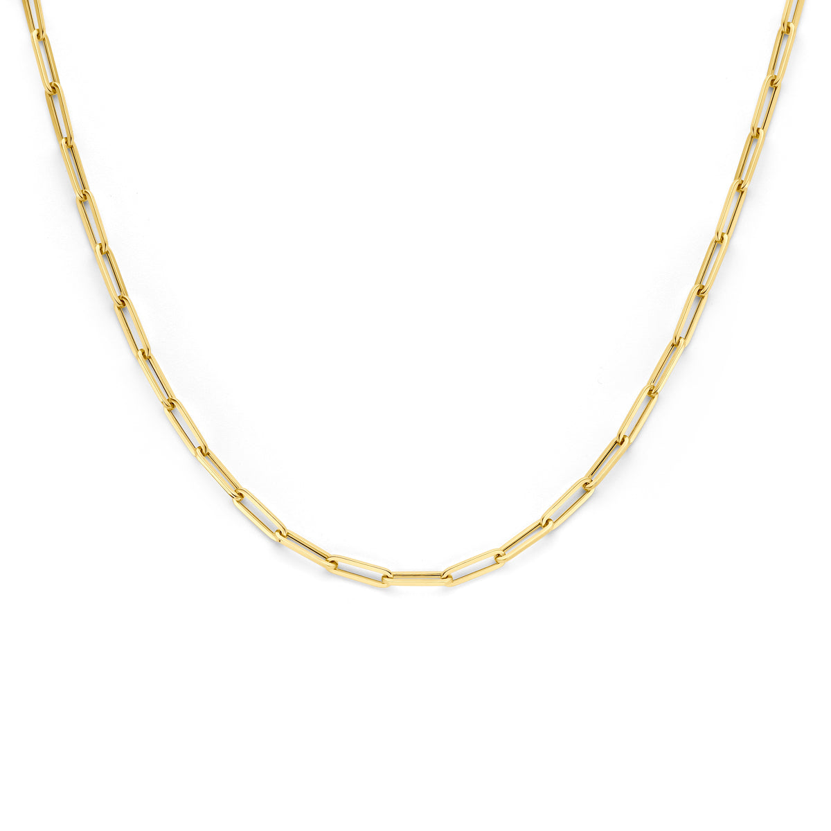 Vooraanzicht van de 'Kate' ketting: een lang 14 karaat geelgouden paperclip collier van 60 cm met schakels van 3 mm breed.