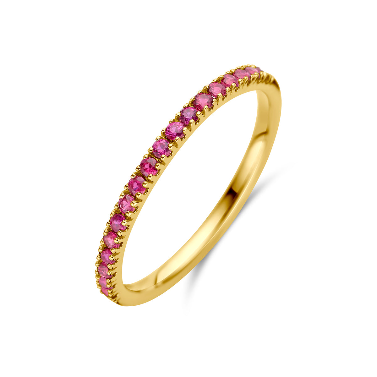 Schuin bovenaanzicht van de gouden geboortesteen ring juli met robijn van 14 karaat.