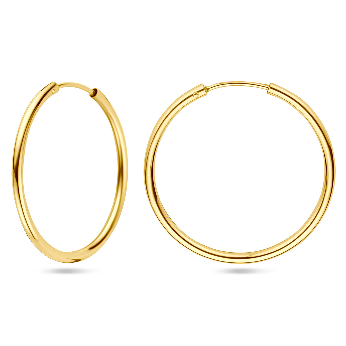 Gecombineerd beeld dat de ronde buisvorm en de naadloze insteeksluiting van de oorring toont.