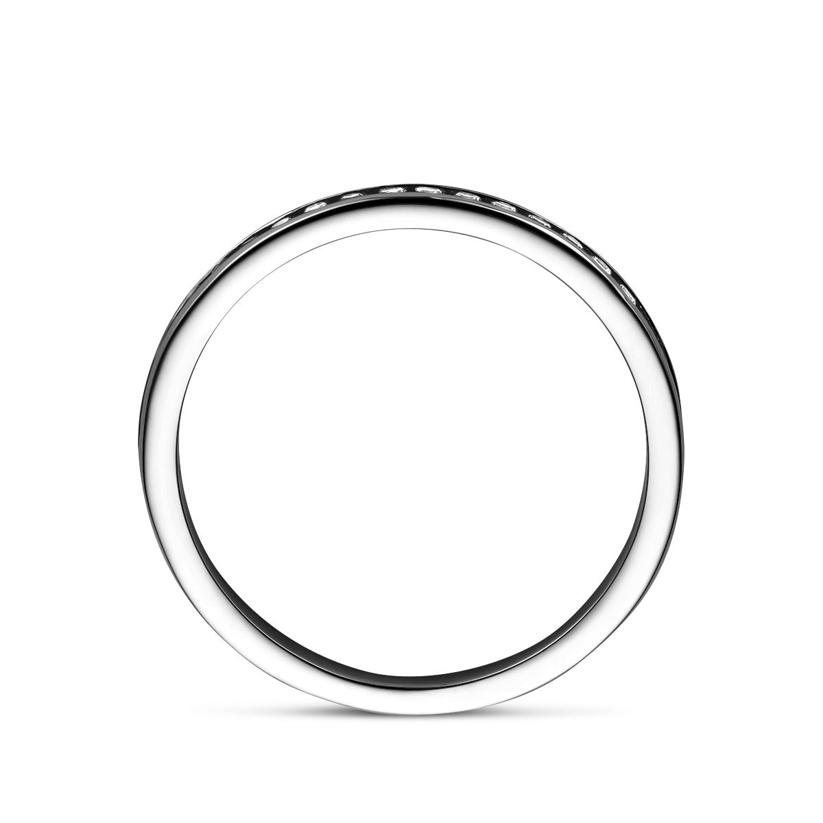 Zijaanzicht van de witgouden 'Nell' ring, waarbij de naadloze overgang van witgoud naar zirkonia te zien is.