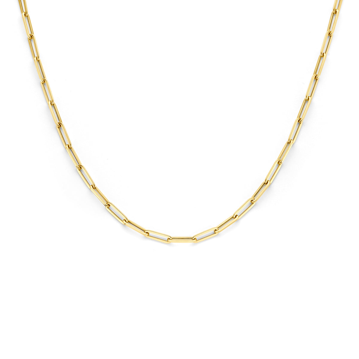 Vooraanzicht van de 'Kate' ketting in 18 karaat goud: een exclusief paperclip collier van 45 cm met rechthoekige schakels.