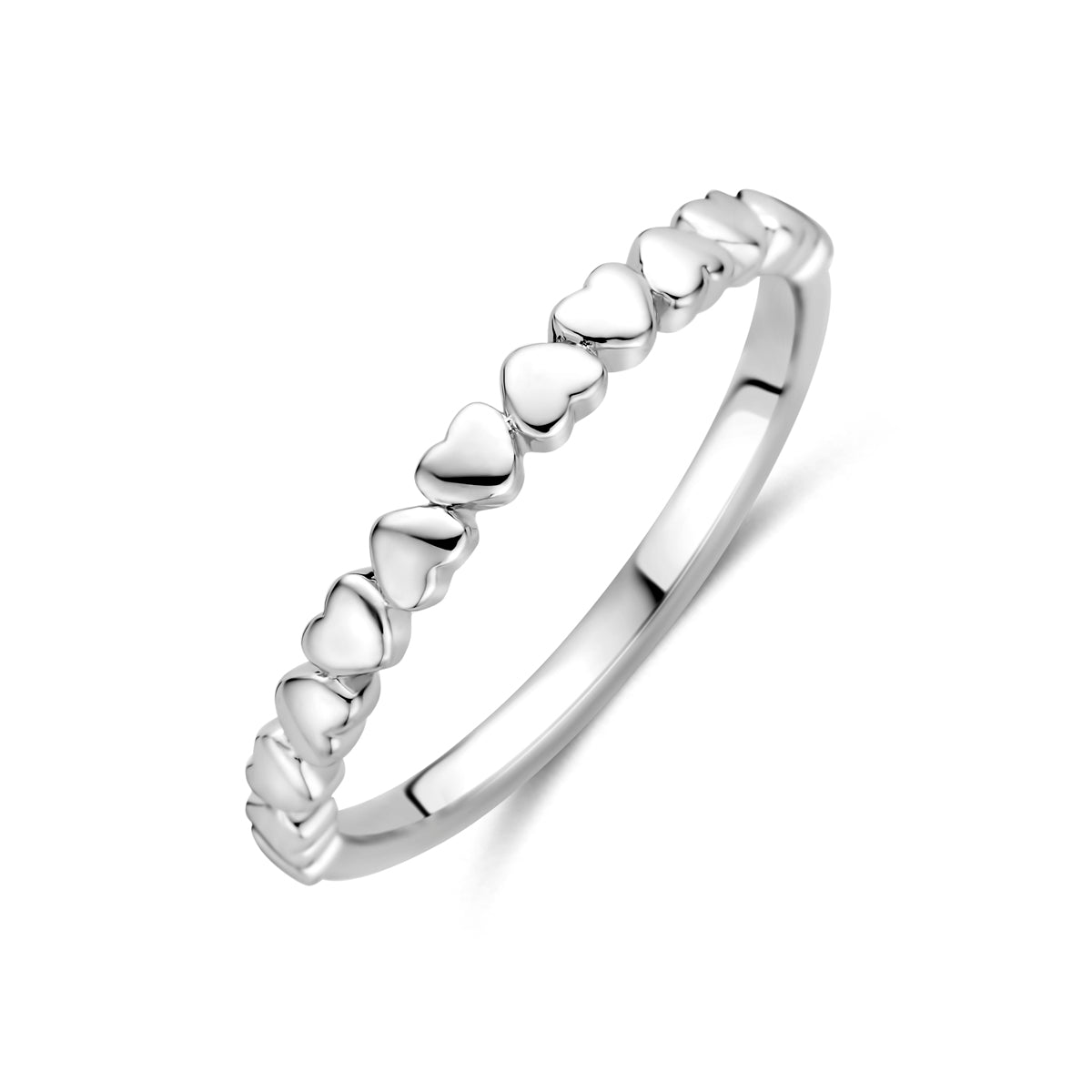 Schuin bovenaanzicht van de zilveren hartjes ring.